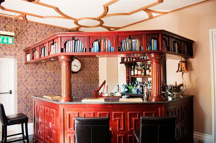 Imagen de los exteriores del Hotel Ch&acirc;teau Rhianfa. Foto 15