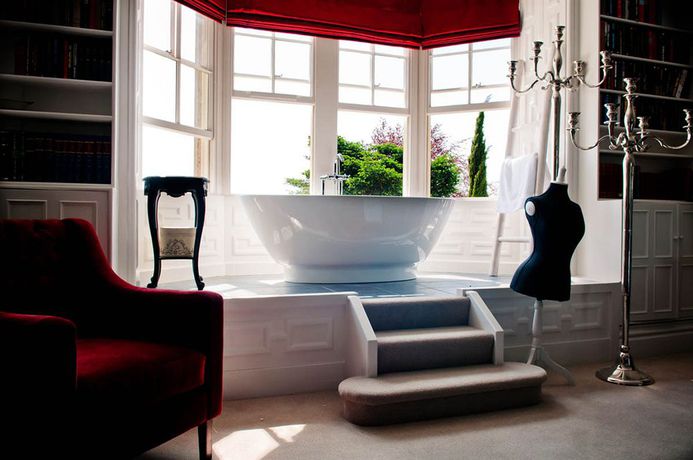 Imagen de los interiores del Hotel Ch&acirc;teau Rhianfa. Foto 16