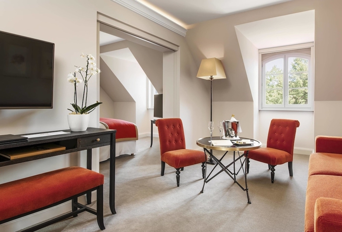 Imagen de la habitación del Hotel Ch&acirc;teau Saint-Jean. Foto 2