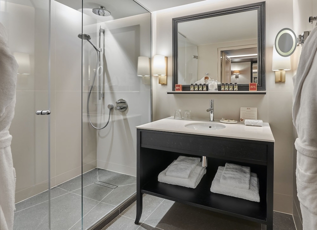 Imagen de la habitación del Hotel Ch&acirc;teau Saint-Jean. Foto 10