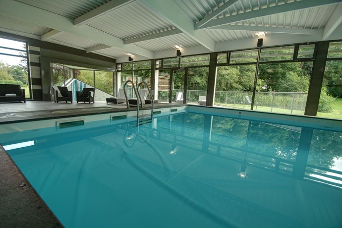 Imagen de la piscina del Hotel Ch&acirc;teau Tilques. Foto 13