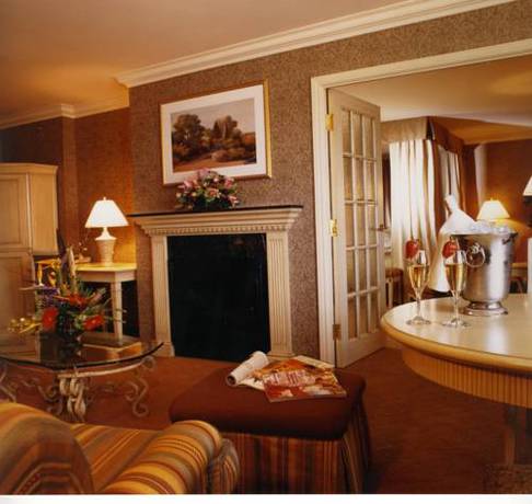 Imagen de la habitación del Hotel Ch&acirc;teau Vaudreuil. Foto 5