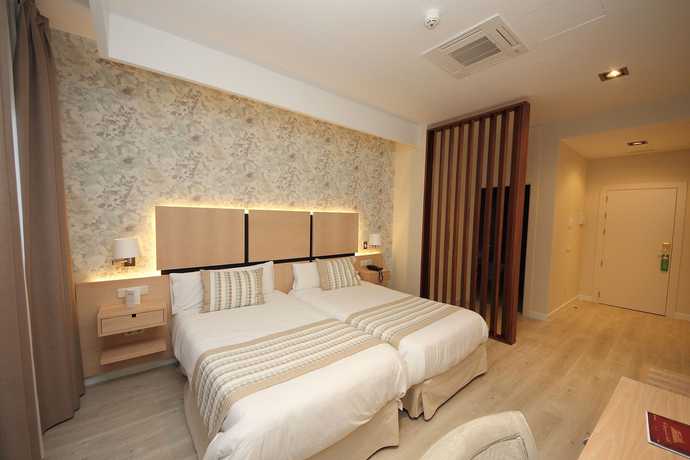 Imagen de la habitación del Hotel Château Viñasoro. Foto 5