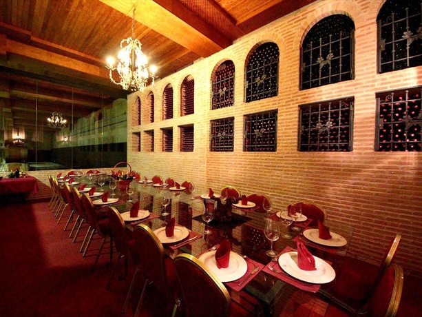 Imagen de los interiores del Hotel Château Viñasoro. Foto 18