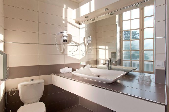 Imagen de la habitación del Hotel Château and Spa De La Commanderie. Foto 11