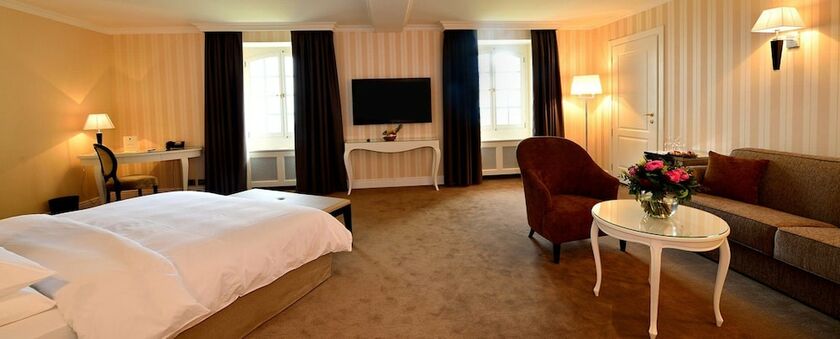 Imagen de la habitación del Hotel Château de Bonmont. Foto 11