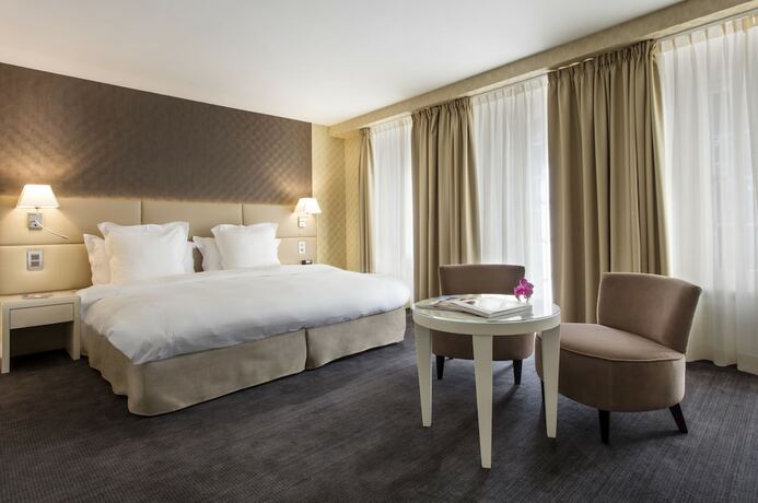 Imagen de la habitación del Hotel Château de Bonmont. Foto 14