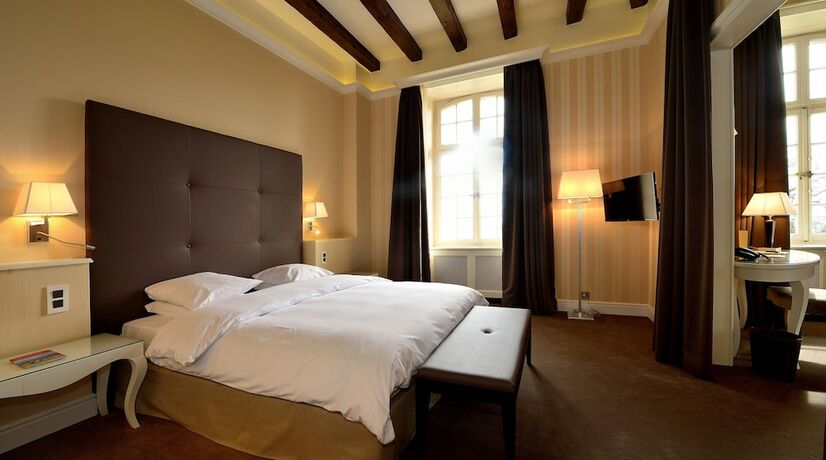 Imagen de la habitación del Hotel Château de Bonmont. Foto 19