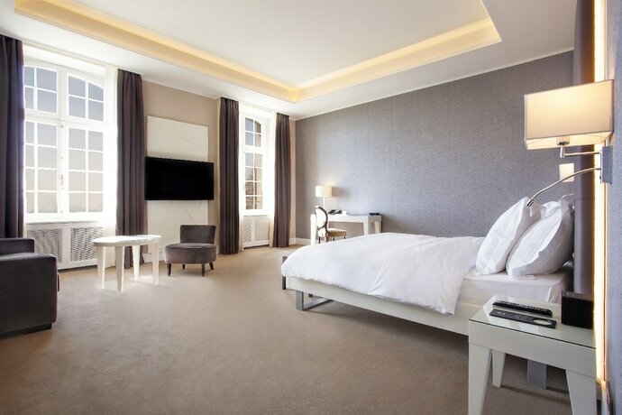 Imagen de la habitación del Hotel Château de Bonmont. Foto 20