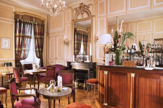 Imagen del bar/restaurante del Hotel Ch&acirc;teau de Divonne. Foto 2