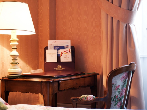 Imagen de los interiores del Hotel Ch&acirc;teau de Divonne. Foto 10