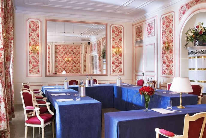 Imagen de los interiores del Hotel Ch&acirc;teau de Divonne. Foto 12