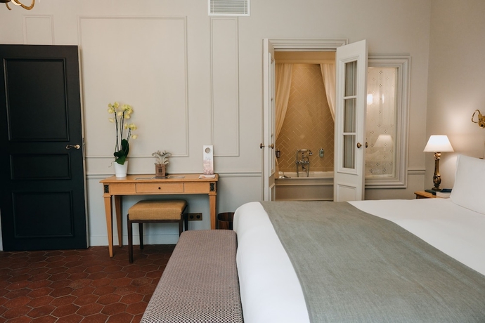 Imagen de la habitación del Hotel Ch&acirc;teau de Fonscolombe. Foto 5