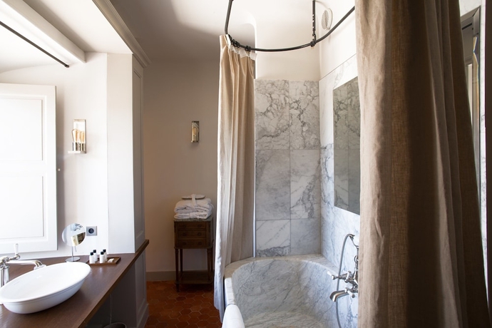 Imagen de la habitación del Hotel Ch&acirc;teau de Fonscolombe. Foto 10