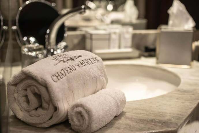 Imagen general del Hotel Ch&acirc;teau de Mercu&egrave;s. Foto 2