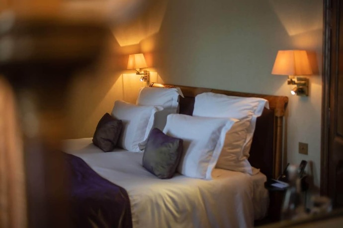 Imagen de la habitación del Hotel Ch&acirc;teau de Mercu&egrave;s. Foto 11