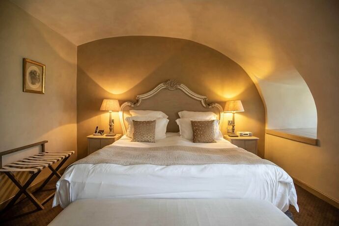 Imagen de la habitación del Hotel Ch&acirc;teau de Mercu&egrave;s. Foto 13