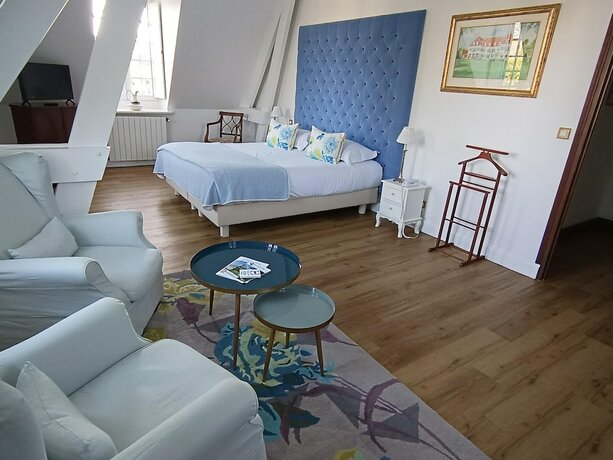 Imagen de la habitación del Hotel Ch&acirc;teau de Montreuil. Foto 17