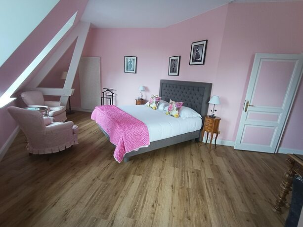 Imagen de la habitación del Hotel Ch&acirc;teau de Montreuil. Foto 20