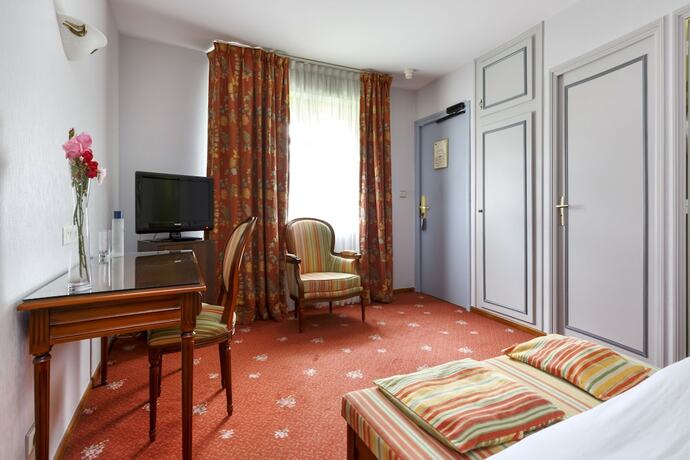 Imagen de la habitación del Hotel Château de Sancy. Foto 12