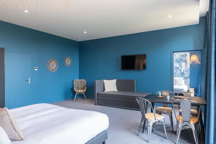 Imagen general del Hotel Ch&acirc;teau de Tauzi&egrave;s, The Originals Relais. Foto 1