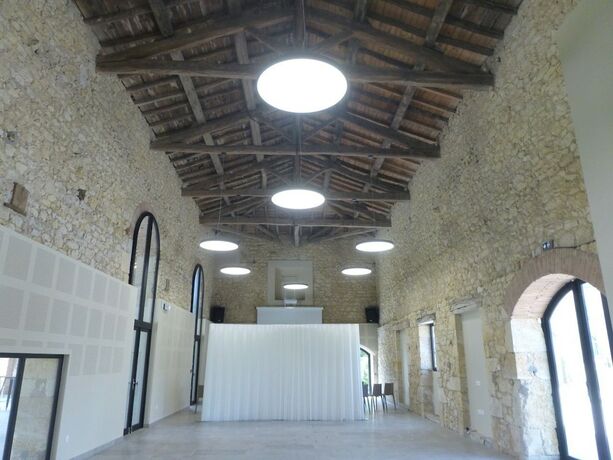 Imagen general del Hotel Ch&acirc;teau de Tauzi&egrave;s, The Originals Relais. Foto 11