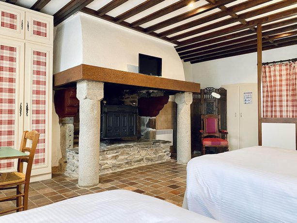 Imagen de la habitación del Hotel Château de la Roque. Foto 14