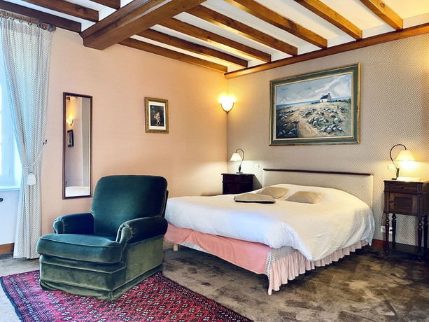 Imagen de la habitación del Hotel Château de la Roque. Foto 17