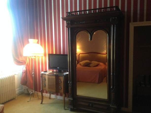 Imagen general del Hotel Ch&acirc;teau de la Tremblaye. Foto 8