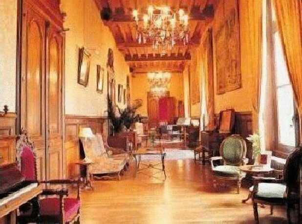 Imagen general del Hotel Ch&acirc;teau de la Tremblaye. Foto 12