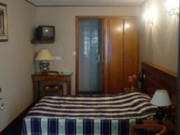 Imagen de la habitación del Hotel Ch&acirc;teau des Tourelles, Le Wast. Foto 19
