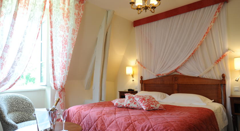 Imagen de la habitación del Hotel Ch&acirc;teau du Breuil. Foto 3