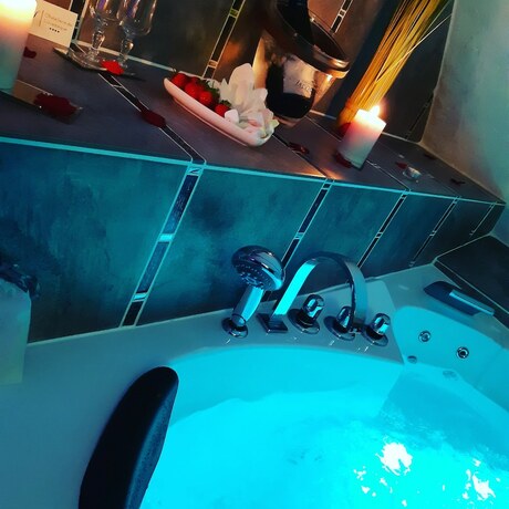 Imagen de la habitación del Hotel Ch&acirc;tellerie de Schoebeque. Foto 18