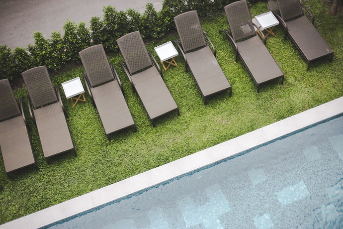 Imagen de la piscina del Hotel Chada Mantra. Foto 20