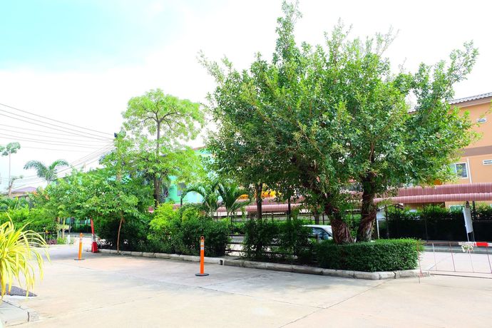 Imagen de los exteriores del Hotel Chai Bangbo. Foto 12