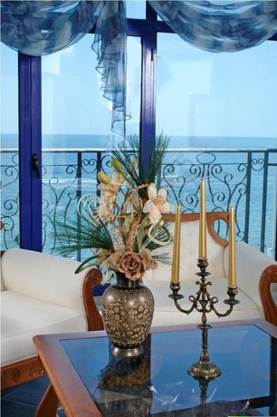 Imagen general del Hotel Chaika Beach Resort. Foto 6