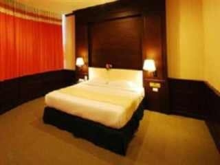 Imagen de la habitación del Hotel Chainat Thani. Foto 6