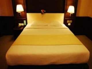 Imagen de la habitación del Hotel Chainat Thani. Foto 10