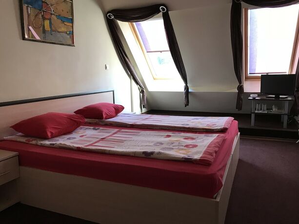 Imagen de la habitación del Hotel Chairite. Foto 19