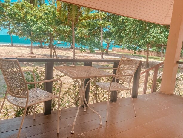 Imagen de la habitación del Hotel Chaithalay Khanom Resort. Foto 14