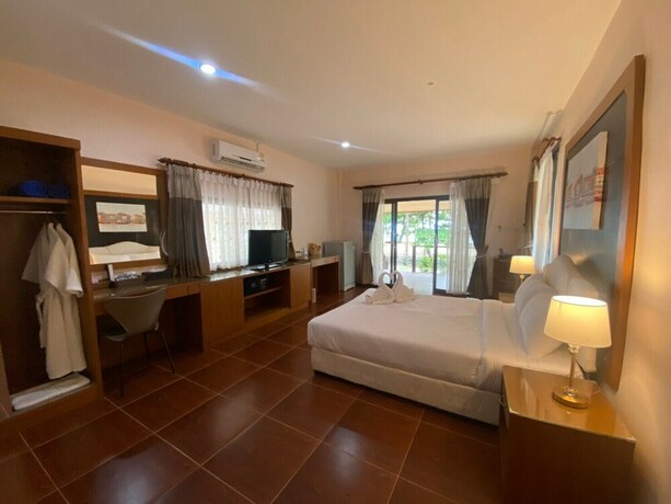 Imagen de la habitación del Hotel Chaithalay Khanom Resort. Foto 26