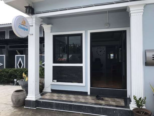 Imagen de los interiores del Hotel Chaiyai River Front. Foto 20