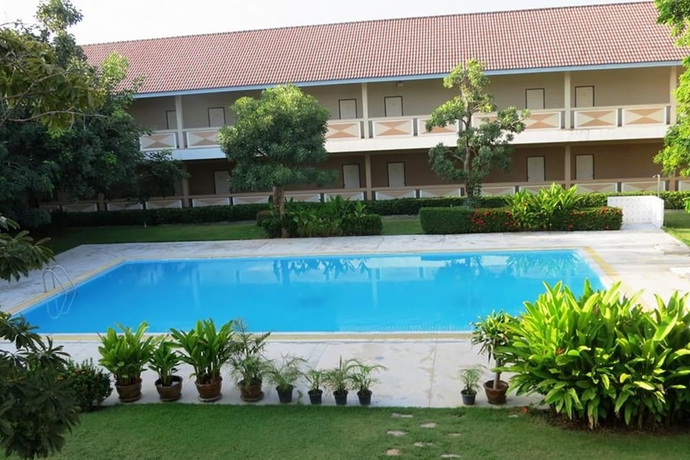 Imagen de la piscina del Hotel Chaiyaphum Park Hotel. Foto 18