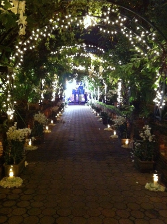 Imagen de los exteriores del Hotel Chakrabongse Villas. Foto 6