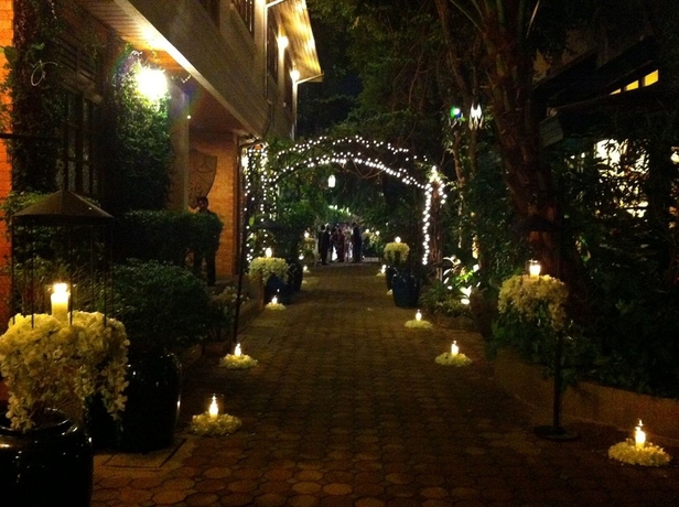 Imagen de los exteriores del Hotel Chakrabongse Villas. Foto 7