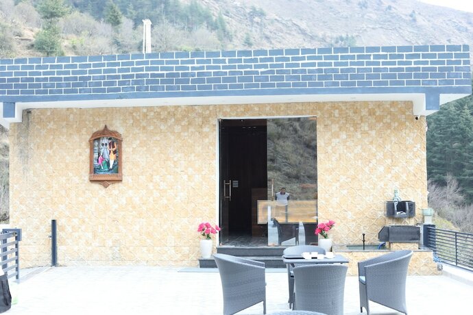 Imagen general del Hotel Chakrata Inn Resort. Foto 8