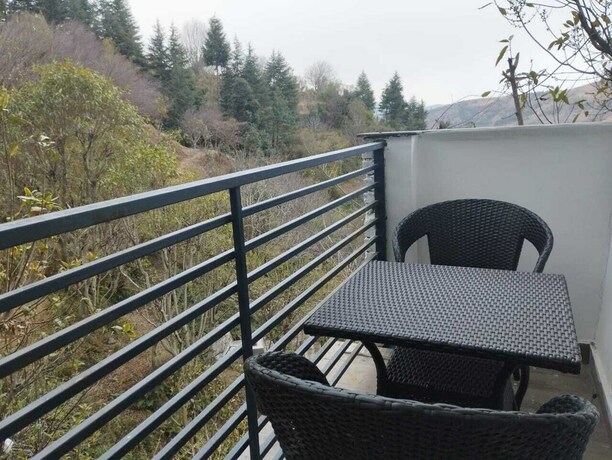 Imagen general del Hotel Chakrata Inn Resort. Foto 14