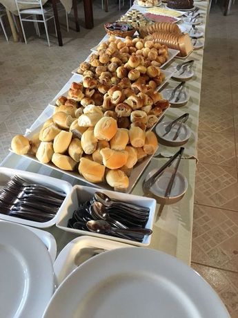 Imagen del bar/restaurante del Hotel Chal&eacute;s Do Thermas &Aacute;guas De Lindoia. Foto 2