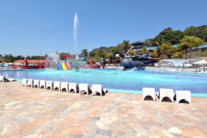 Imagen de la piscina del Hotel Chal&eacute;s Do Thermas &Aacute;guas De Lindoia. Foto 14