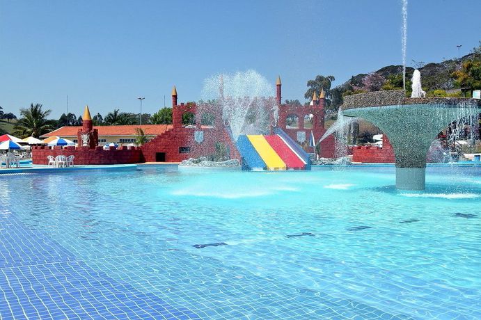 Imagen de la piscina del Hotel Chal&eacute;s Do Thermas &Aacute;guas De Lindoia. Foto 16